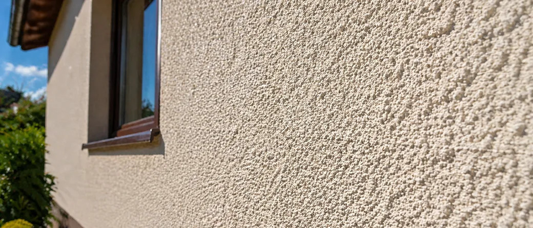 Tynk baranek na elewacje – zalety, rodzaje i zastosowanie